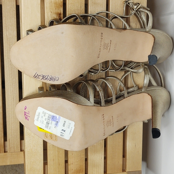 🪙Brian Atwood 11 M Gold 🪙 Party Sandals 🥳🎉 🆕 - Picture 7 of 8